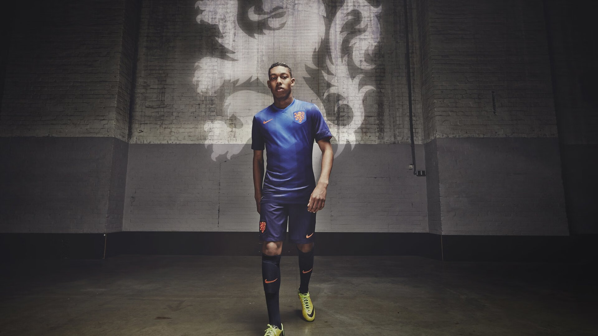 史密斯泳姿优雅,动作精准,史密斯训练